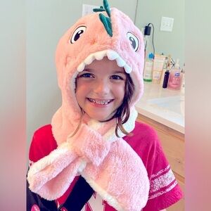 Super soft and cozy Dinosaur Hat and Scarf. Perfect for winter kids size 4T-8.
